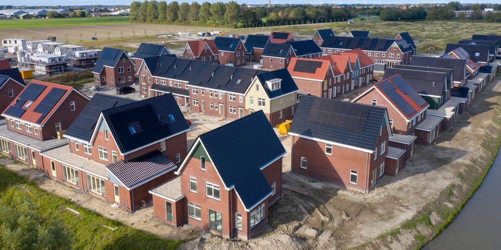 NHG reserveert vanaf 2027 standaard 20.000 euro voor verduurzaming bij woningkoop