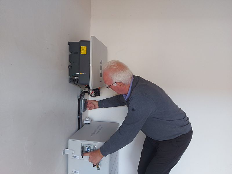 CE Delft: thuisbatterij kan hogere energierekening na afschaffing salderen niet voorkomen