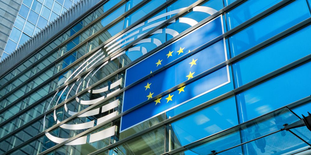 Gelekt rapport: Europese Commissie wil milieuregels kunnen negeren voor groene fabrieken